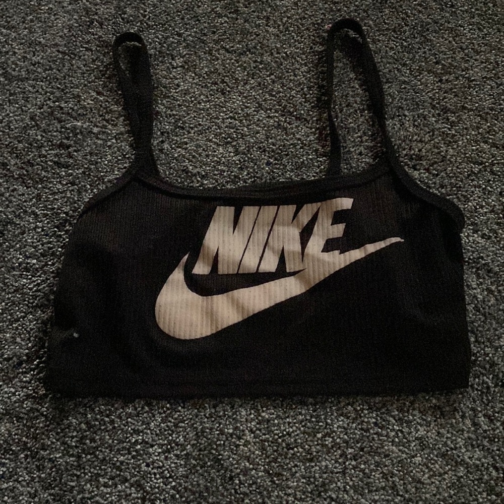 nike crop